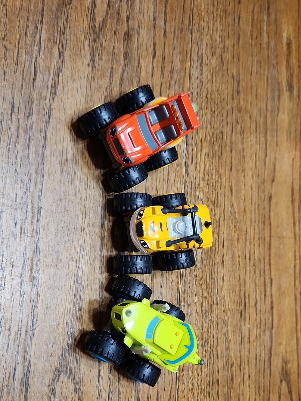 3 Mattel Monster Trucks